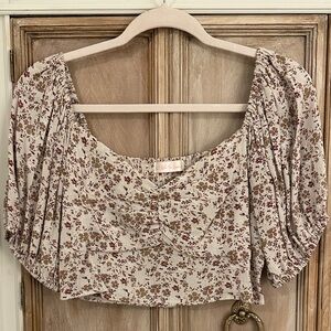 Chic Floral Blouse with Puff Sleeves